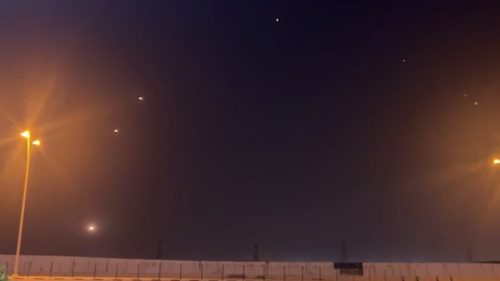 Irán odpálil rakety na americké základne na Blízkom východe, tvrdia médiá.