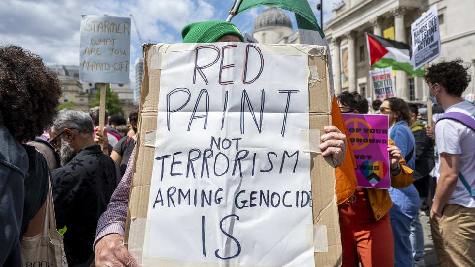 Spojené kráľovstvo sa snaží zakázať propalestínske skupiny