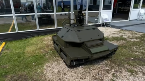 Ruský obranný gigant predstavuje robota vybaveného laserom