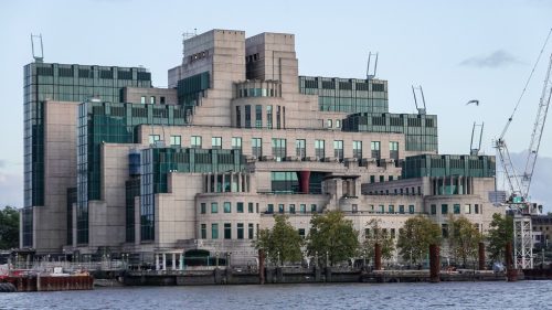 Britské ministerstvo zahraničných vecí sa vyjadrilo k rodinným väzbám nastávajúceho šéfa MI6 s nacistami