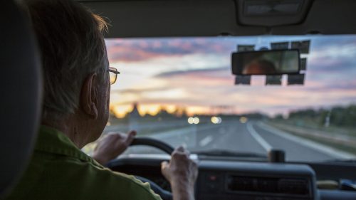 Ruskí poslanci žiadajú taxíky bez vodiča, ktoré by nahradili migrantov