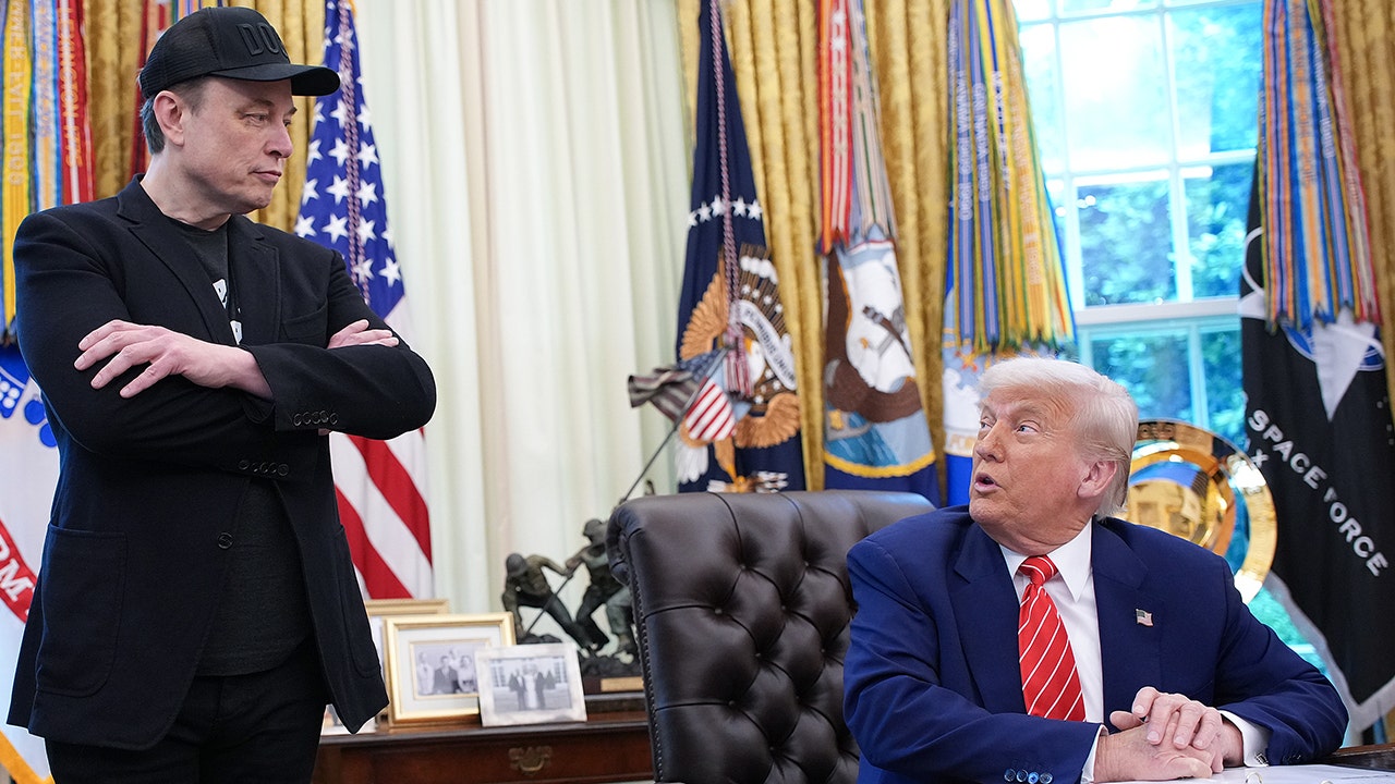 Elon Musk varuje, že urobí „všetko“, aby poškodil Trumpa