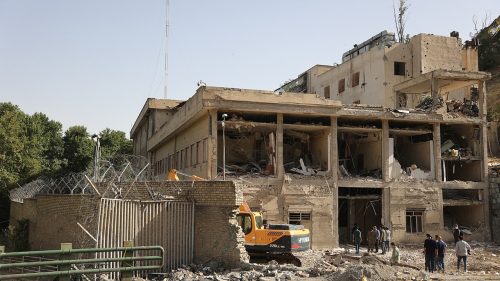 Irán uznal počet obetí izraelského útoku na notoricky známu väznicu Evin