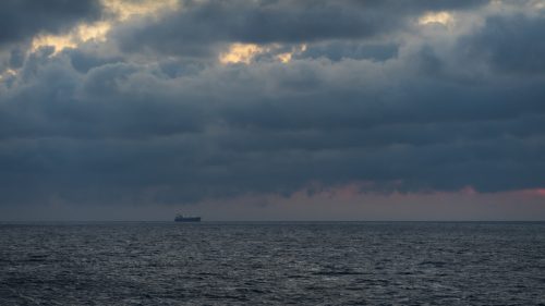 Ropný tanker explodoval pri líbyjskom pobreží po tom, čo zastavil v ruských prístavoch – Bloomberg