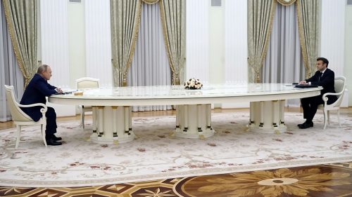 Putin a Macron sa rozprávali prvýkrát po troch rokoch – Kremeľ