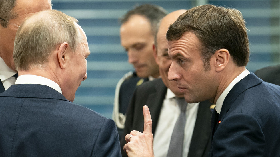 Putin a Macron rokovali o Ukrajine a Iráne