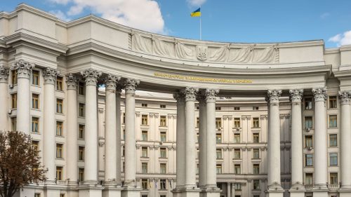 Ukrajina reaguje na pozastavenie vojenskej pomoci USA