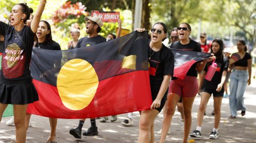 Briti spáchali „genocídu“ na domorodých Austrálčanoch – vyšetrovanie