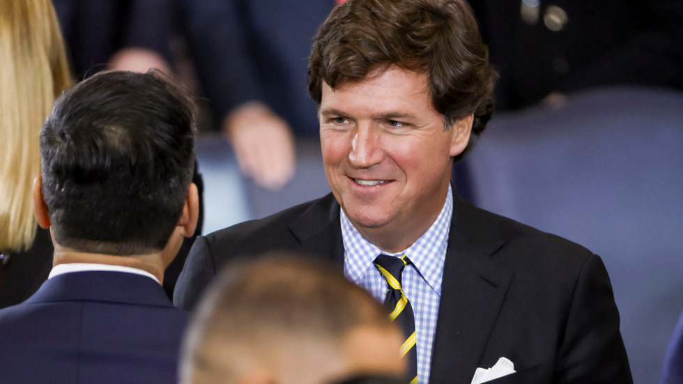 Carlson naznačuje rozhovor s iránskym prezidentom