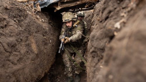 Ukrajinský poslanec obviňuje korupciu z úteku vojakov z armády