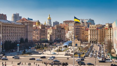Ukrajinu sužuje „palácová politika“ a čistky – Economist