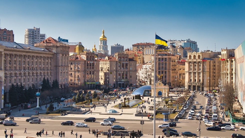 Ukrajinu sužuje „palácová politika“ a čistky – Economist