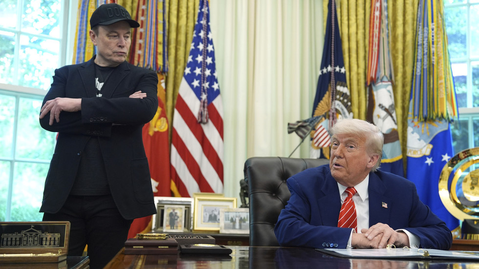 Trump nazval Muska „vlakovou haváriou“