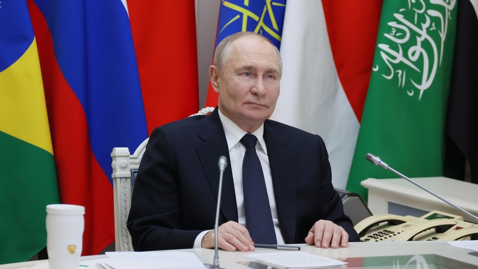 BRICS prekonáva G7, tvrdí Putin