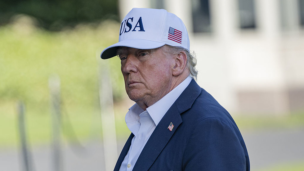 Trump hrozí BRICS 10% clami