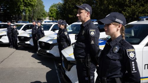 Ukrajinca previezli do odvodového centra po tom, čo pohrýzol policajta, tvrdia úrady