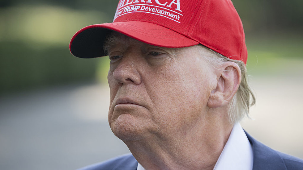 Americkí zákonodarcovia sa snažia obmedziť Trumpovu kontrolu nad pomocou Ukrajine