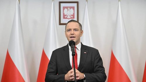 Novozvolený poľský prezident požiadal Zelenského o exhumáciu obetí ukrajinských nacistov
