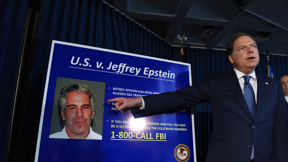 Trump popiera akékoľvek krycie skutky v prípade Jeffreyho Epsteina