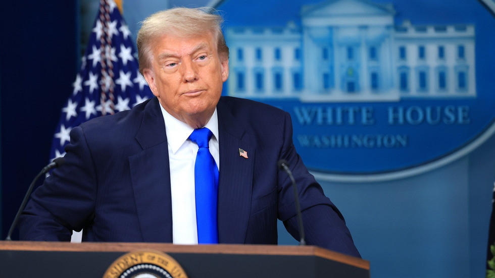 Trump zvažuje nový balík pomoci pre Ukrajinu – CBS