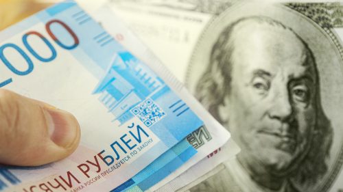 Ruské spoločnosti strácajú záujem o cudzie meny, tvrdí centrálna banka