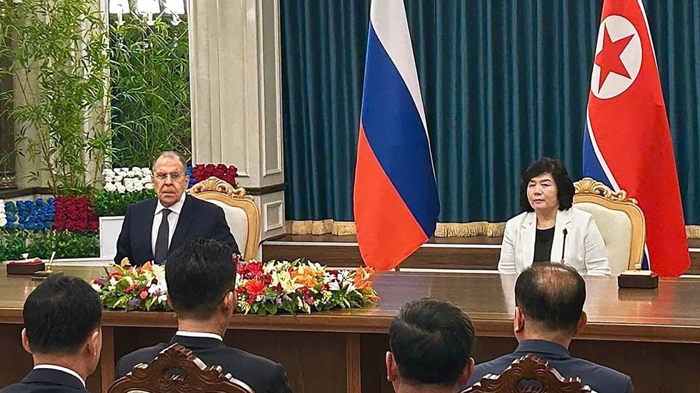 Lavrov poďakoval „hrdinským“ severokórejským vojakom za pomoc pri oslobodení Kurskej oblasti