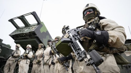 Krajina NATO zvýši vek odvolania z armády na 70 rokov, informovali médiá