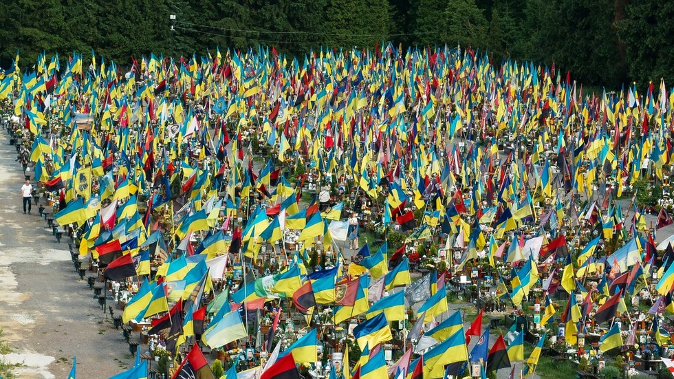 Ukrajina potrebuje ľudí, nie zbrane, vyhlásil poslanec