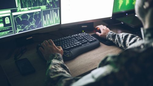 Dôstojník USA vo výslužbe zdieľal na zoznamke utajované informácie o Ukrajine – ministerstvo spravodlivosti