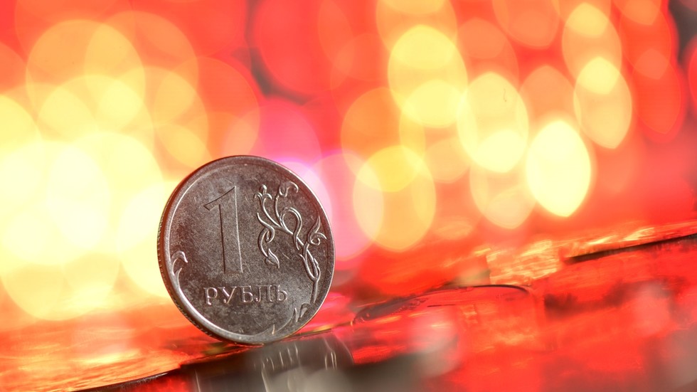 Rubeľ voči doláru dosiahol dvojročné maximum Rubeľ voči doláru dosiahol dvojročné maximum
