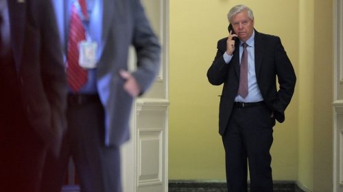 Americký senátor označil bombardovanie Iránu za hrozbu pre Rusko