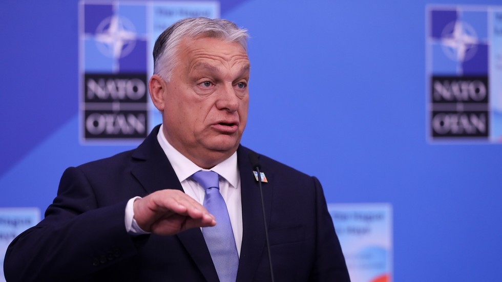 Orbán: Putin a Trump sa musia stretnúť