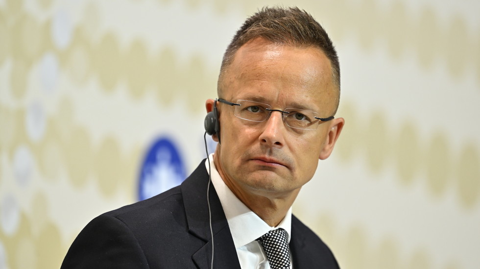 Krajina EÚ sa chystá zaviesť sankcie pre ukrajinských vojenských predstaviteľov