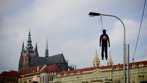 Štát EÚ zakazuje „komunistickú propagandu“