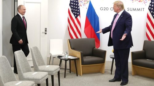 Kremeľ vylučuje bezprostredné stretnutie Putina a Trumpa