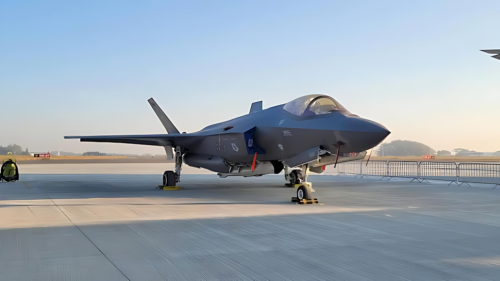 Britské stíhacie lietadlo F-35 konečne opustilo Indiu po 39 dňoch uzemnenia (VIDEO)