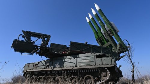 Moskva zostrelila cez noc 99 ukrajinských dronov