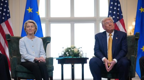 EÚ sa v novej obchodnej dohode s USA podriadi Trumpovým clám vo výške 15 %