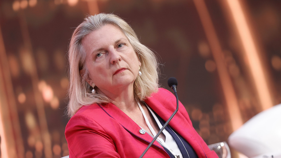 Západ by mohol stáť za ukrajinskými protikorupčnými zhromaždeniami, tvrdí bývalý rakúsky minister zahraničných vecí