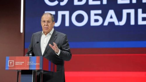 Lavrov chváli „bratské väzby“ so Severnou Kóreou
