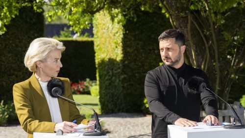 EÚ hrozí Ukrajine zmrazením pomoci – médiá