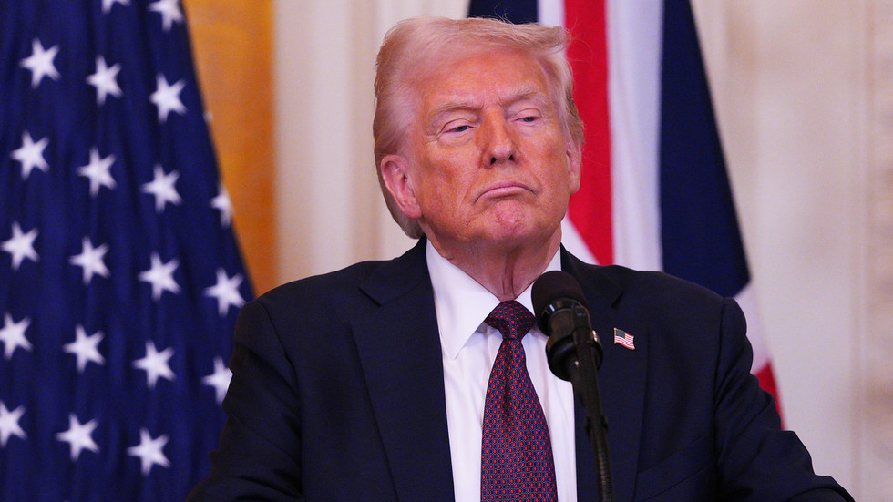Trump potrestal Indiu za obchod s Ruskom