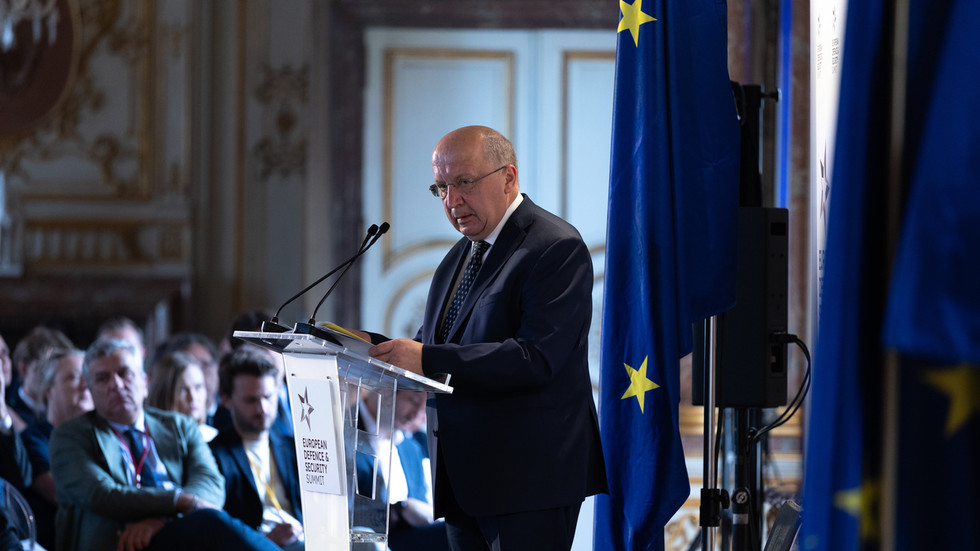 Armády EÚ hlboko pod cieľmi NATO, tvrdí vojenský komisár