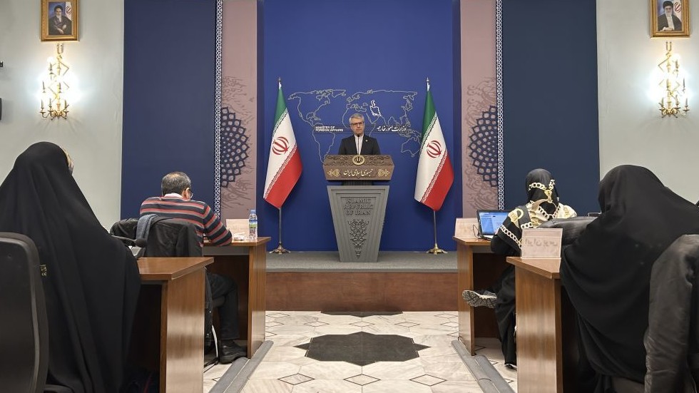 Irán kritizuje nové sankcie USA zamerané na sieť prepravy ropy