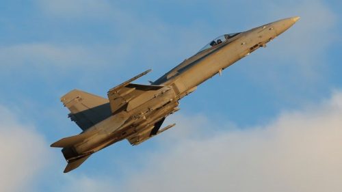 Európa minie 100 miliárd dolárov, ktoré nemá, na nákup zbraní, ktoré Amerika nemá, na vyzbrojovanie vojakov, ktorých Ukrajina teraz nemá