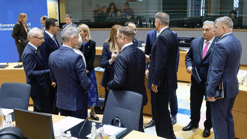 Maďarský premiér Orbán môže s pomocou ďalších antiglobalistických lídrov zablokovať rozpočet EÚ