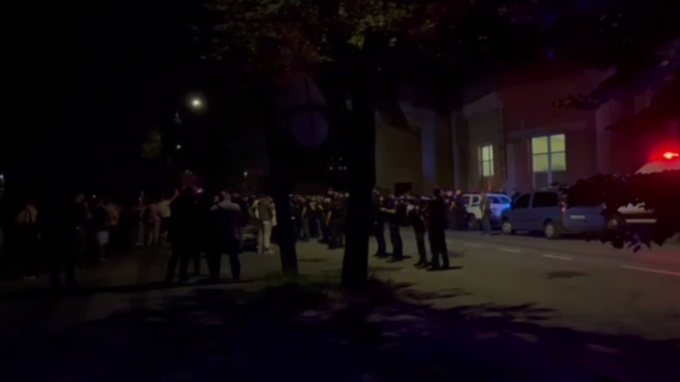 Nepokoje v ukrajinských mestách proti nútenej mobilizácii (VIDEÁ)