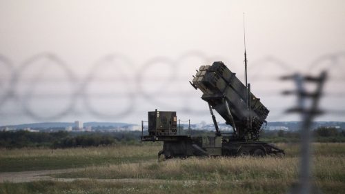EÚ bude čakať roky s doplnením tankov Patriot vyslaných na Ukrajinu, tvrdí admirál NATO