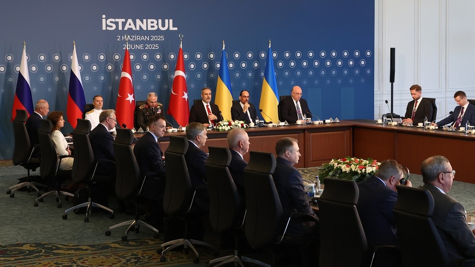 Stretnutie Putina a Zelenského je možné, tvrdí Kremeľ