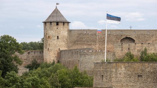 Člen NATO posilňuje kontrolný bod na ruských hraniciach